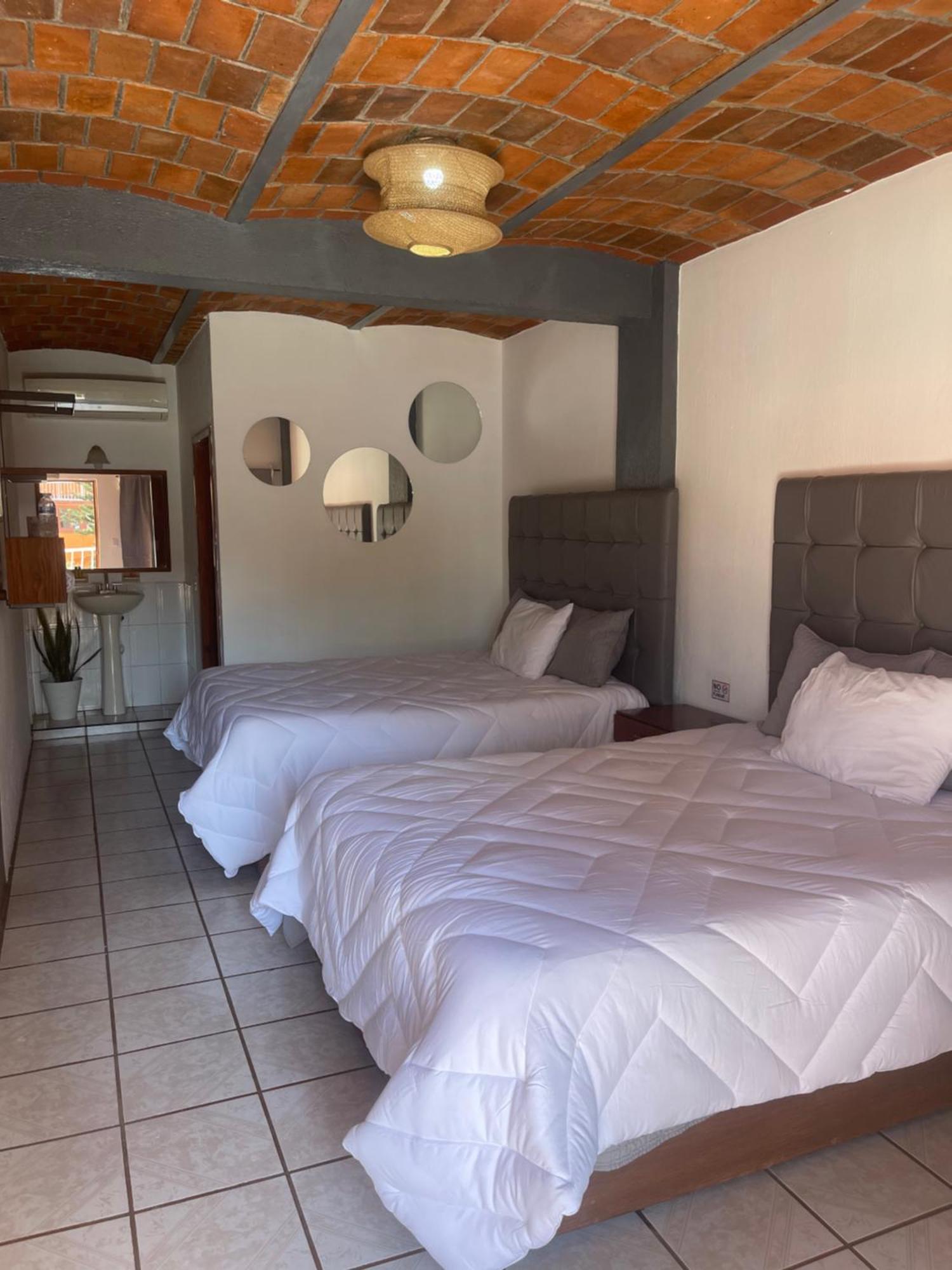 Hotel Cuatro Caminos Etzatlán Buitenkant foto